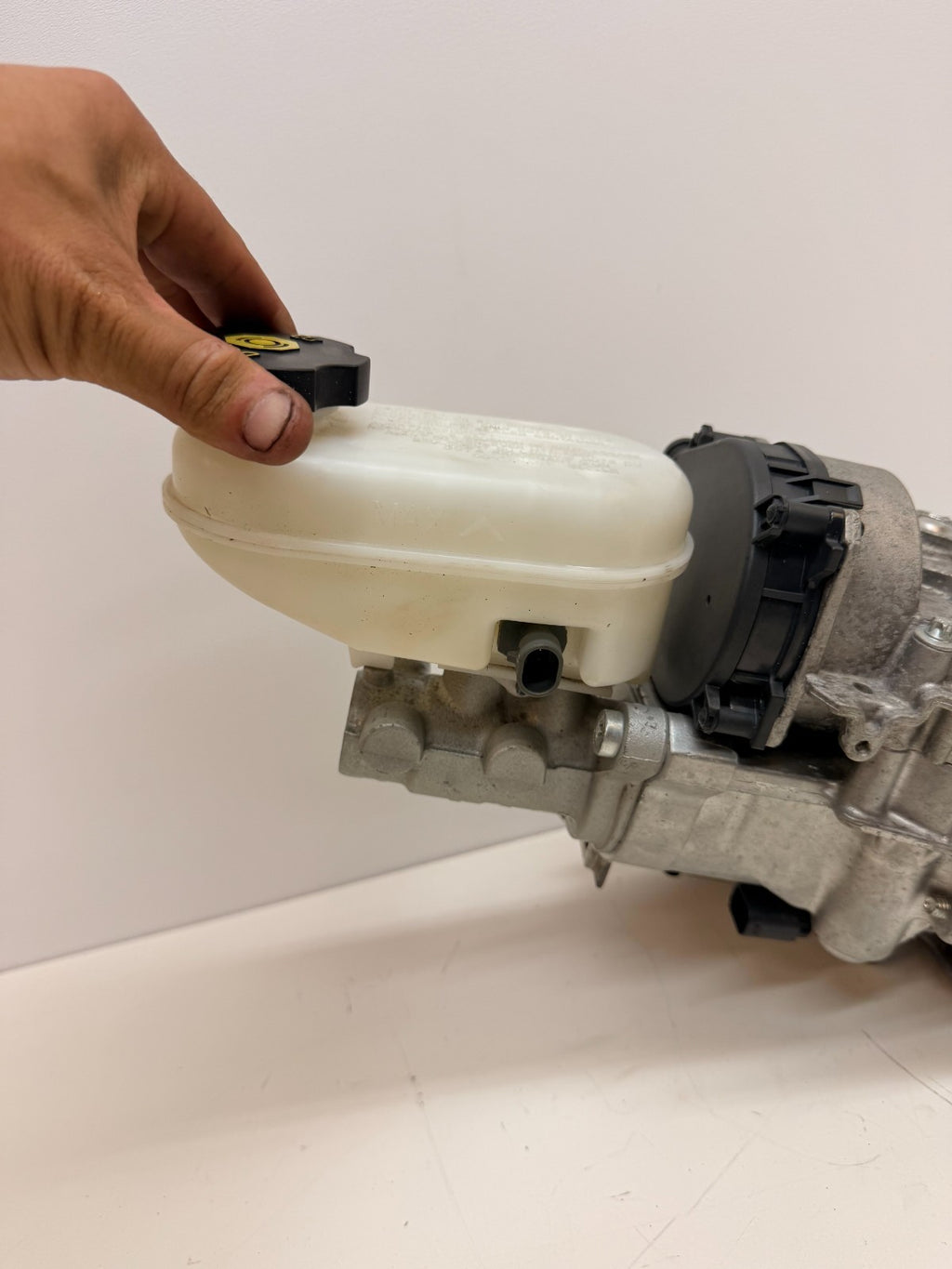 2012-2016 Tesla Model S Electromechanical Brake IBooster Servo 1037123-00-B