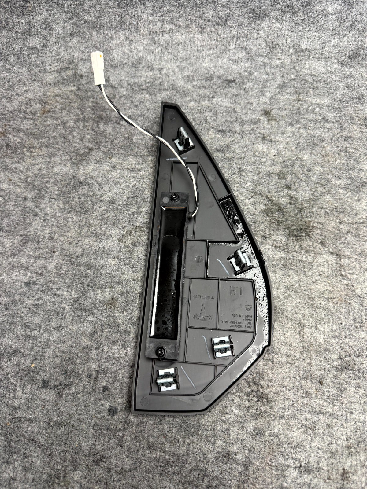 ♦️12–20 TESLA MODEL S FRONT LEFT SIDE DASHBOARD COVER W/ SENSOR OEM 1002302-00-A