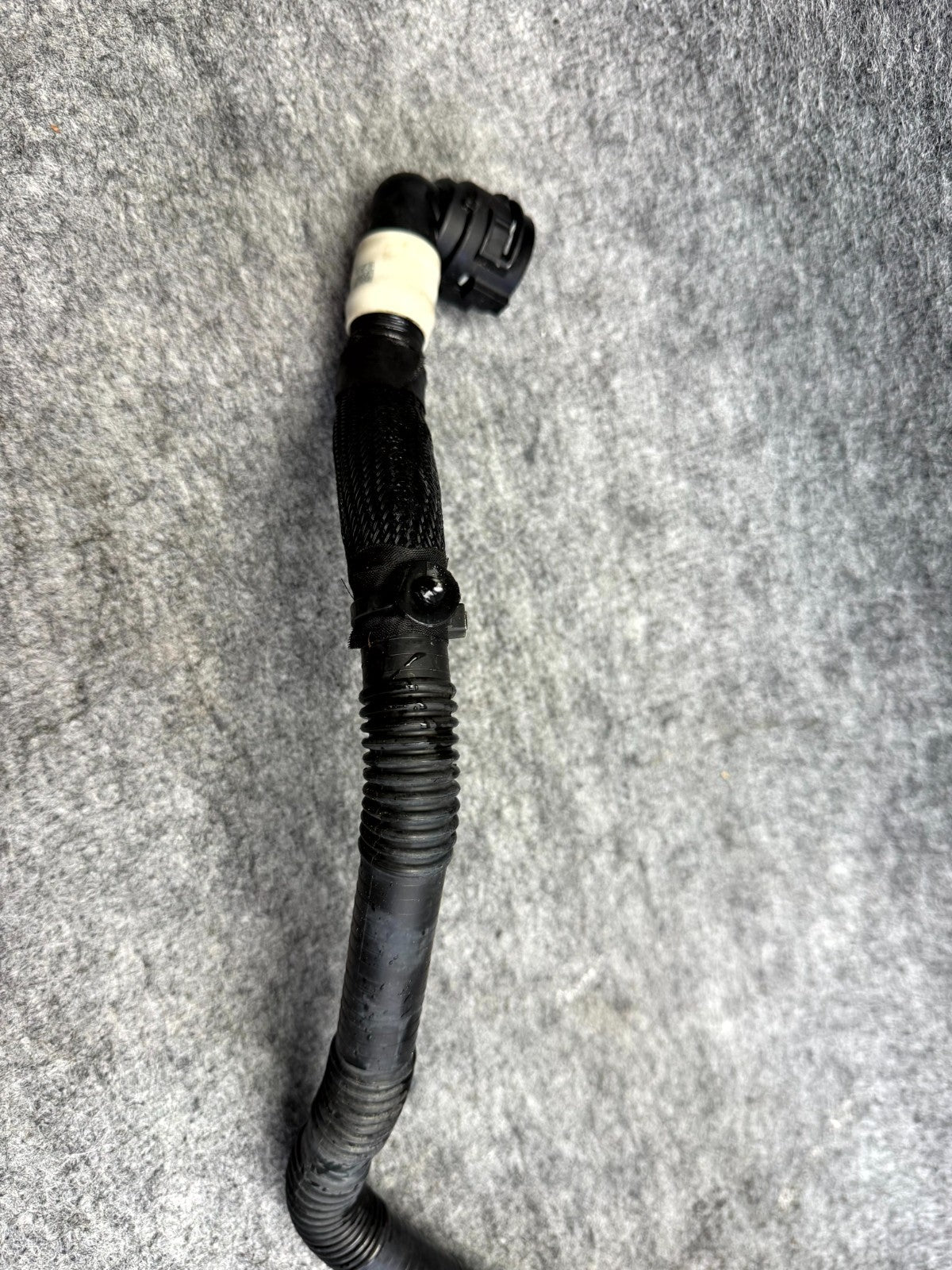 ♦️17-23 TESLA MODEL 3 FRONT RADIATOR OUTLET COOLING PIPE HOSE OEM, 1077589-00-E
