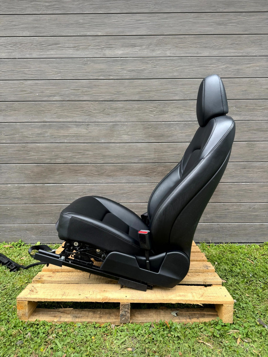 2020 - 2024 TESLA MODEL Y FRONT RIGHT SIDE 1ST ROW FULL SEAT OEM, 1104007-00-D