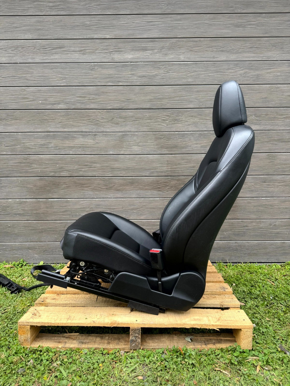 2020 - 2024 TESLA MODEL Y FRONT RIGHT SIDE 1ST ROW FULL SEAT OEM, 1104007-00-D