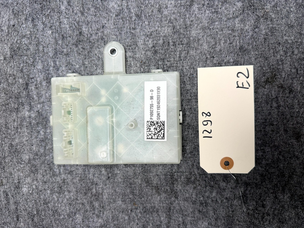 ♦️2017 – 2023 TESLA MODEL 3 CHARGING PORT CONTROL MODULE UNIT OEM, P1092755-98-D
