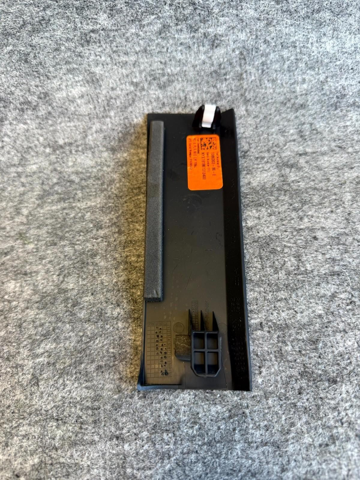 ♦️2017-2023 TESLA MODEL 3 FRONT RIGHT SIDE A-PILLAR COVER TRIM OEM, 1086306-80-E