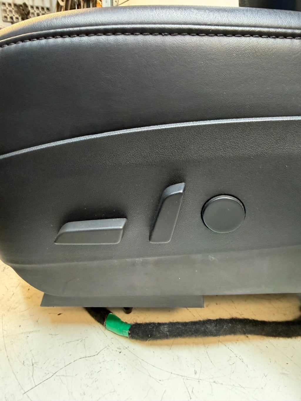 2017-2023 Tesla Model 3 Front Left Driver Seat Black Leather 1456942-00-A