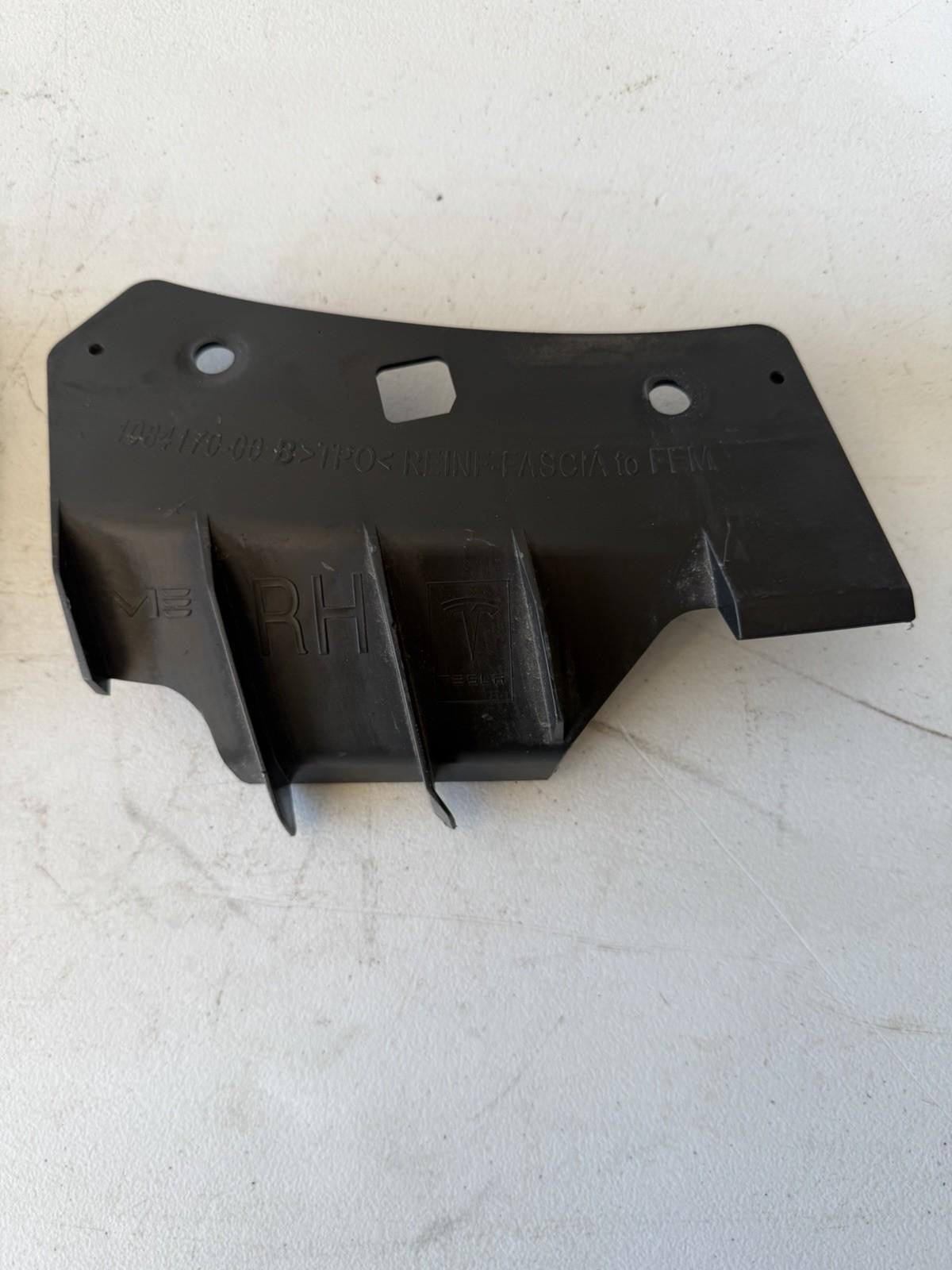 ♦️17–23 TESLA MODEL 3 FRONT RIGHT & LEFT BUMPER CARRIER BRACKET OEM, 108417000B