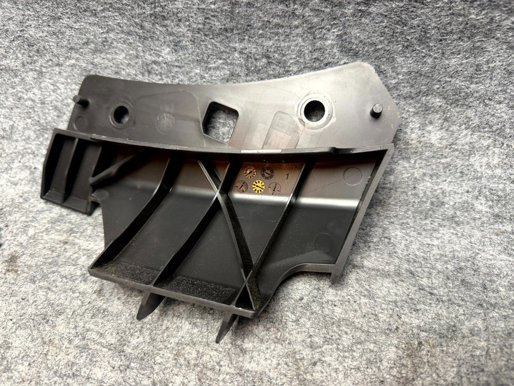 ♦️2017 - 2023 TESLA MODEL 3 FRONT RIGHT UPPER BUMPER BRACKET OEM, 1084170-00-B