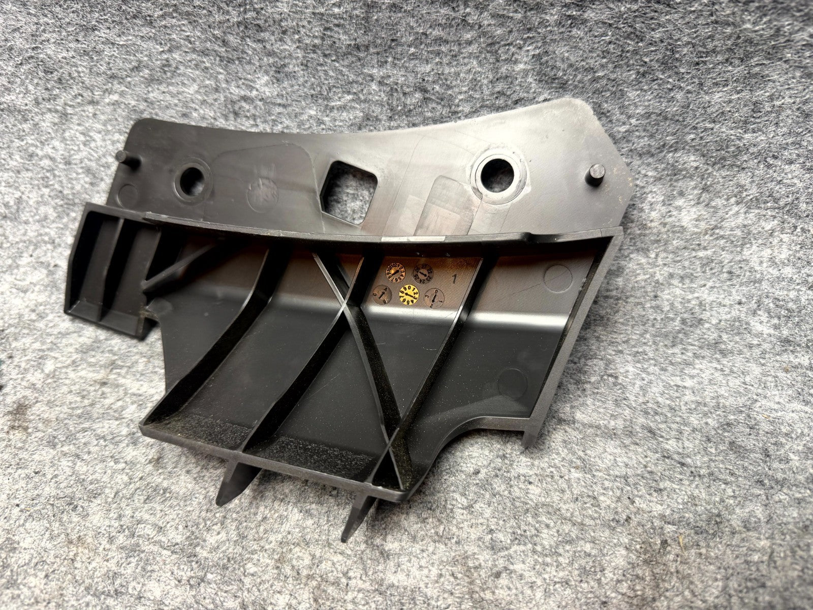 ♦️2017 - 2023 TESLA MODEL 3 FRONT RIGHT UPPER BUMPER BRACKET OEM, 1084170-00-B