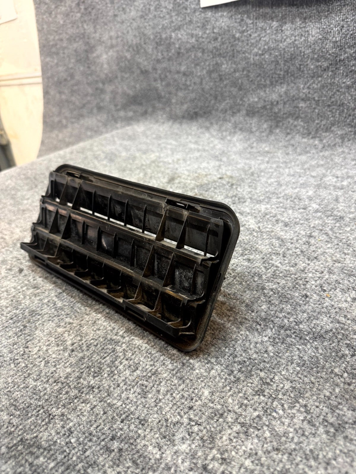 2017-2023 TESLA MODEL 3 REAR RH/LH SIDE QUARTER AIR VENT GRILLE OEM,1098751-00-C