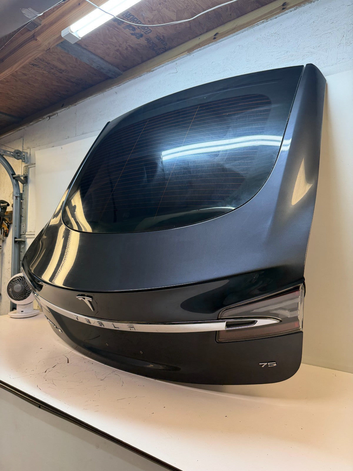 2016-2020 Tesla  Model S Liftgate Trunk Lid Tailgate Hatch Shell Black w/ Glass