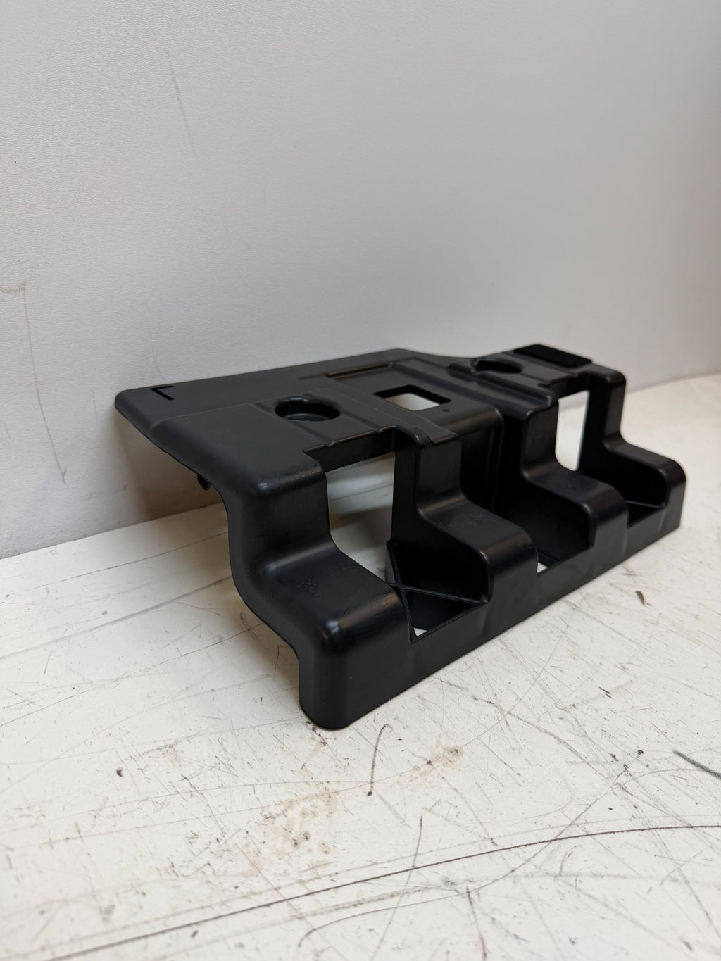 17-23 Model 3 Rear Left Trunk Luggage Lid Floor Support Bracket LH 1089615-00-D