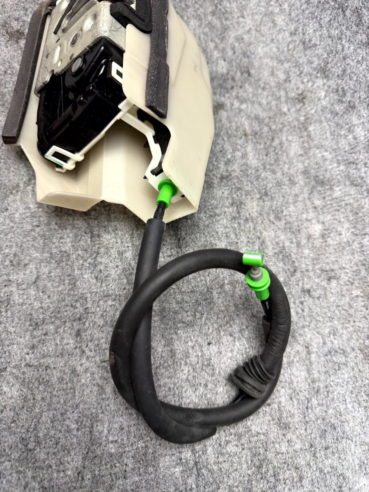 ♦️17–23 TESLA MODEL 3 FRONT LEFT SIDE DOOR LOCK ACTUATOR OEM, 1068964-00-G