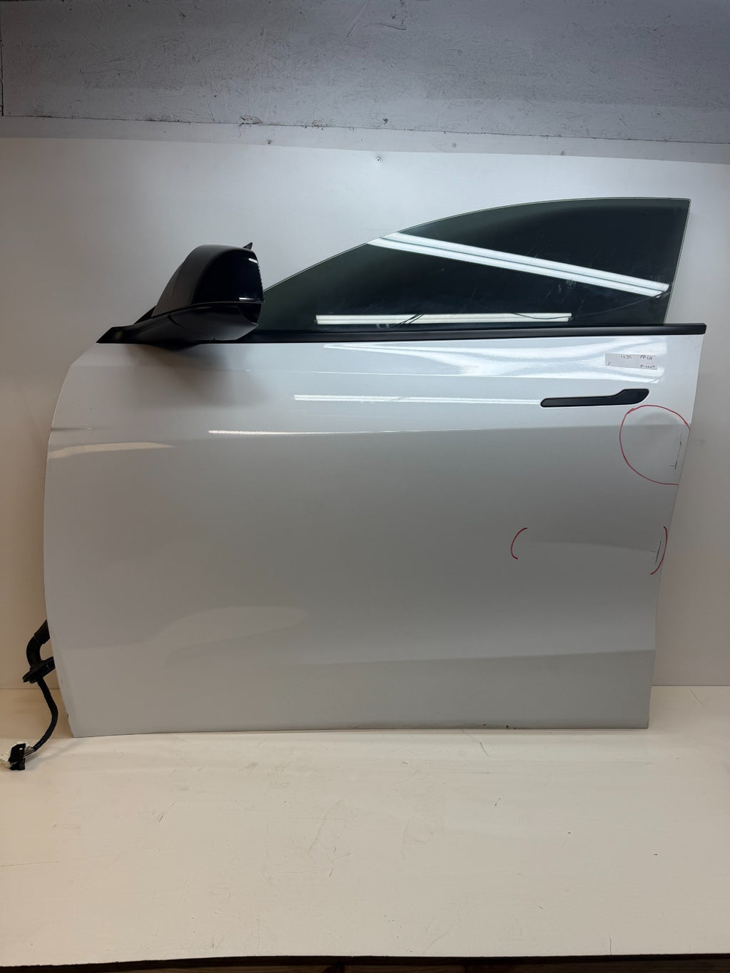 2012-2020 Tesla Model Y Fornt Left Driver Side Complete Door Assembly