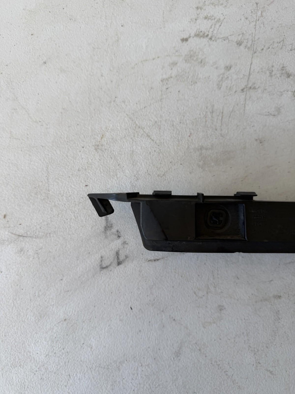 ♦️17–23 TESLA MODEL 3 REAR LEFT BUMPER SUPPORT WING BRACKET OEM, 1083990-00-K