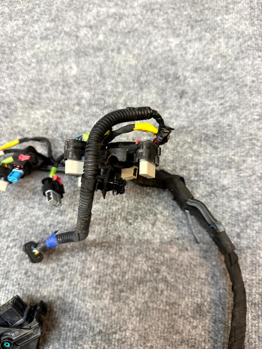 2020-2024 TESLA MODEL Y SUPERMANIFOLD WIRING HARNESS HEAT PUMP OEM, 2068767-00-C