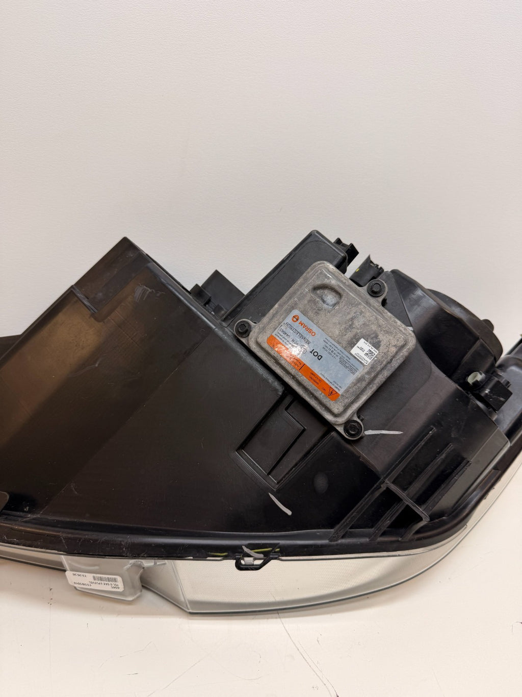 2012-2016 Tesla Model S Front Right Passenger Side Headlight Lamp 6005907-00-D