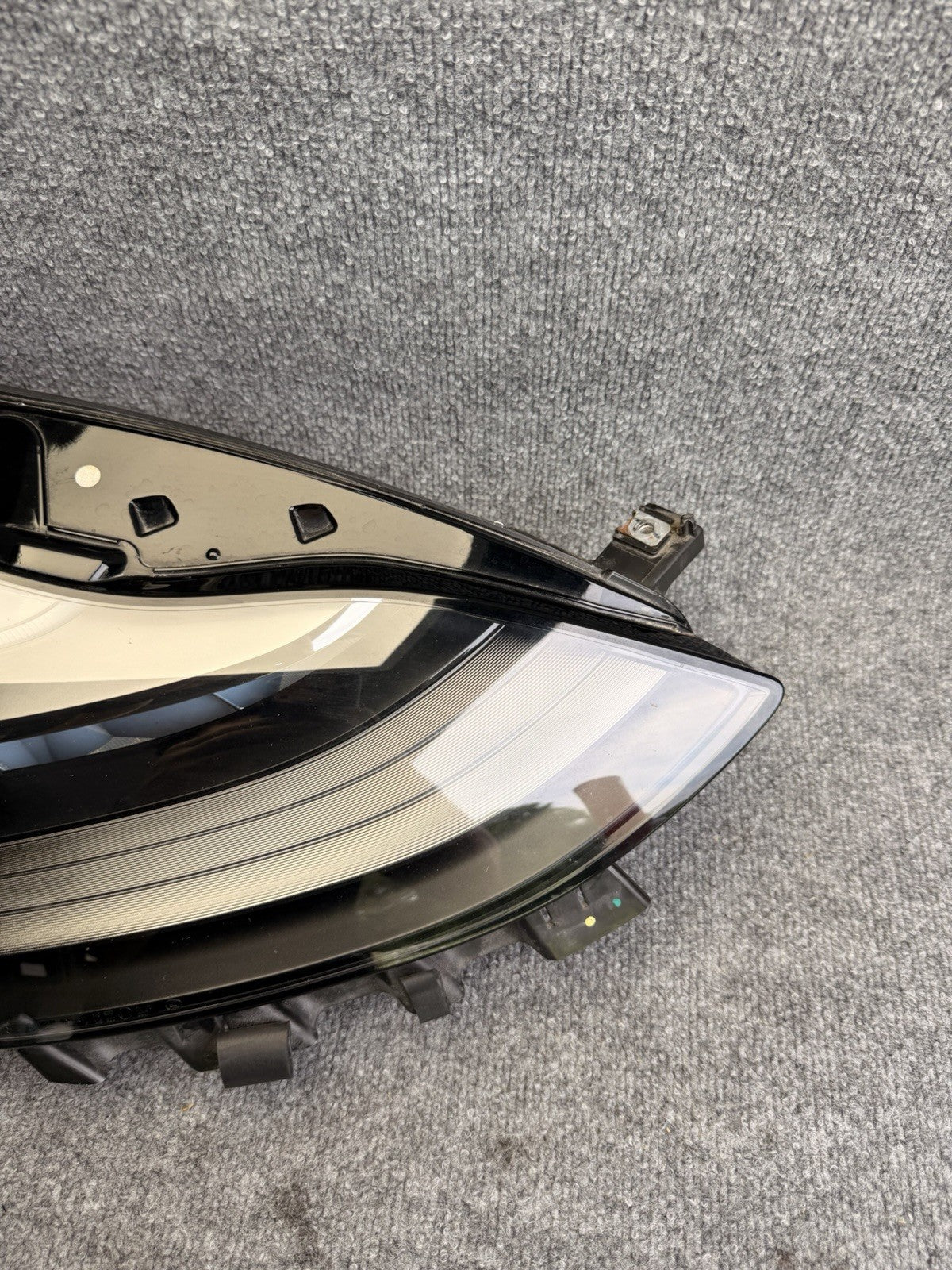 OEM 21-24 Tesla Model 3-Y Right Passenger Matrix LED Headlight 1514953-00-D
