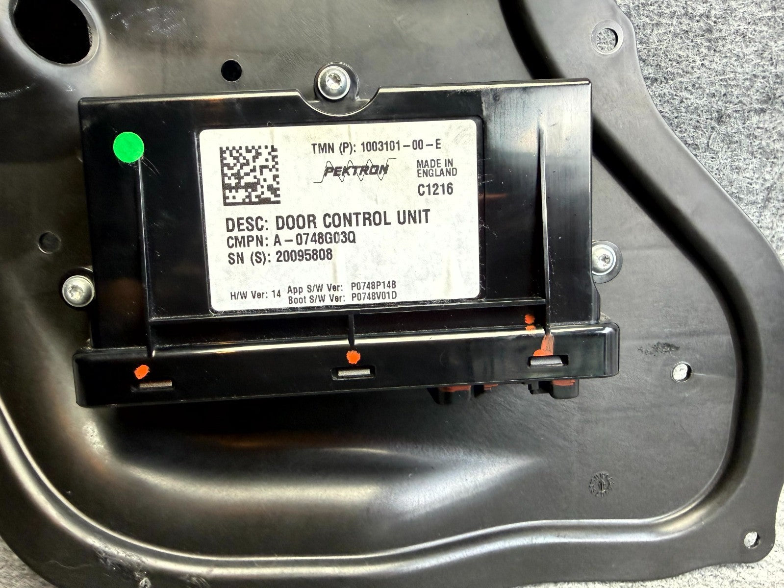 ♦️12-20 TESLA MODEL S FRONT LEFT OR RIGHT DOOR CONTROL MODULE OEM, 1003101-00-E