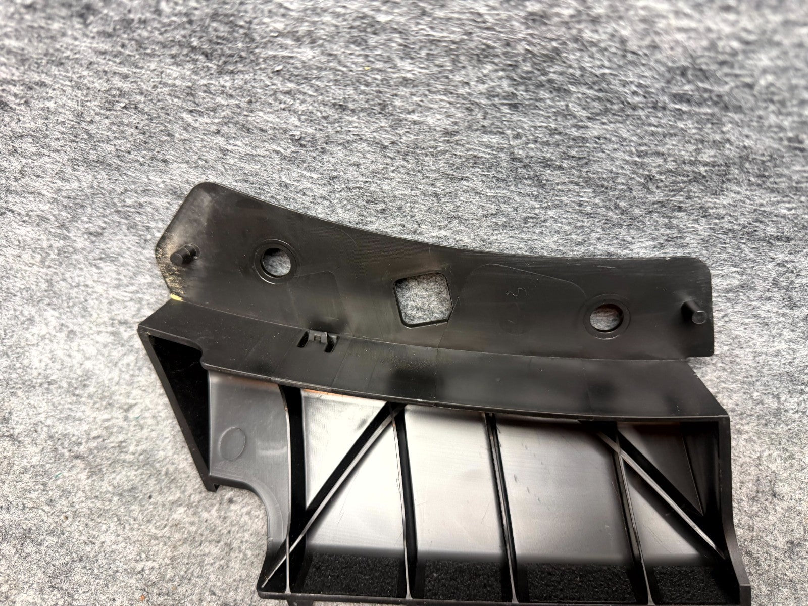 ♦️17-23 TESLA MODEL 3 FRONT LEFT UPPER BUMPER SUPPORT BRACKET OEM, 1084169-00-B