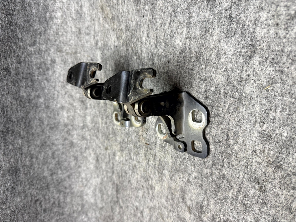 ♦️2017 – 2023 TESLA MODEL 3 FRONT LEFT & RIGHT SIDE DOOR HINGE SET OEM, 046571