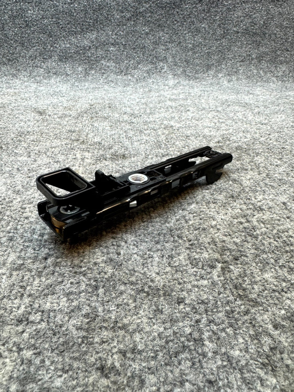 17-23 TESLA MODEL 3 FRONT LEFT/RIGHT SEAT BELT HEIGHT ADJUSTER OEM, 1068130-01-B