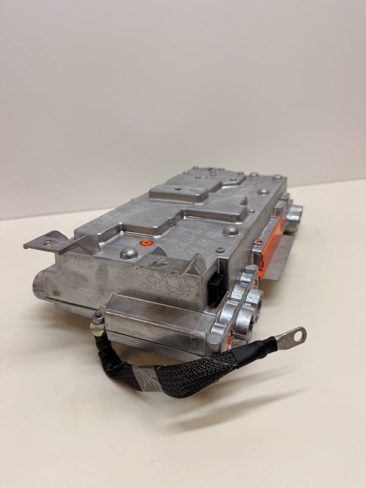 2012-15 Tesla Model S 1-Phase High Voltage Junction Box Dual Motor 1048680-00-A