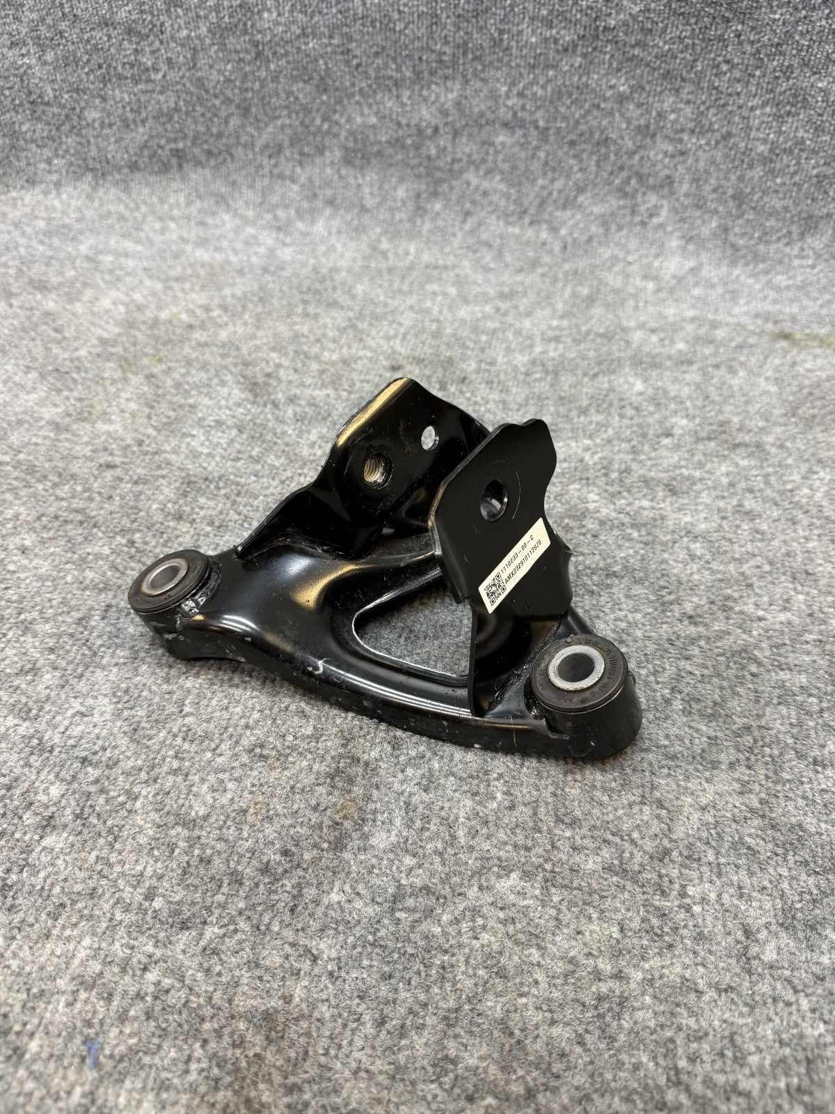 20-24 TESLA MODEL Y FRONT LEFT DRIVE UNIT MOUNT SUPPORT BRACKET OEM,1110233-00-C
