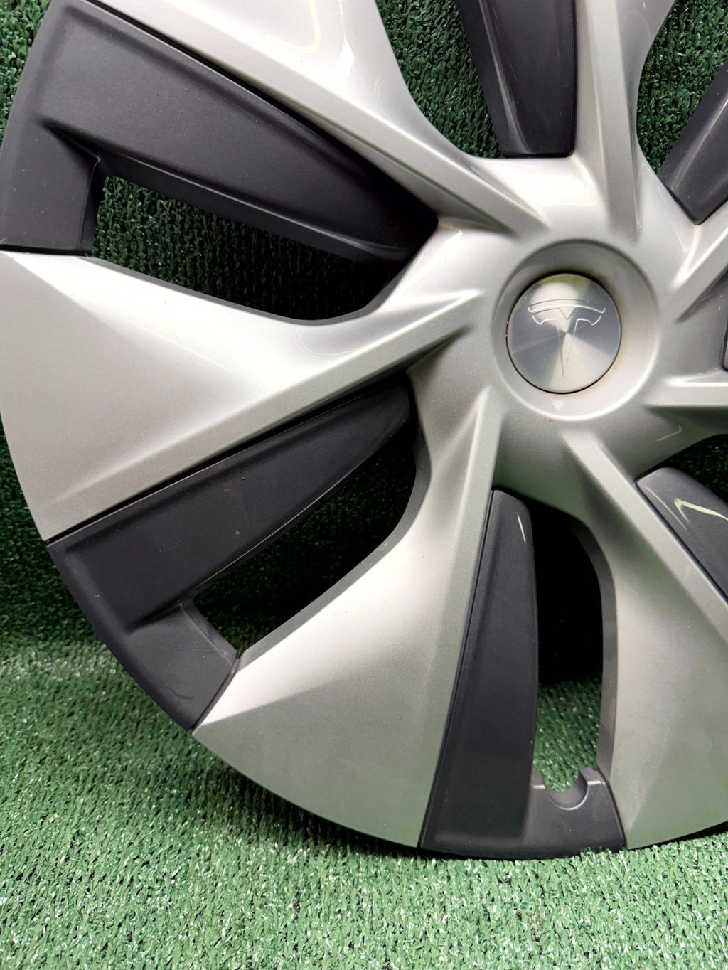 ♦️20-24 TESLA MODEL Y 19" GEMINI WHEEL RIM HUBCAP COVER OEM, 1044235-00-B