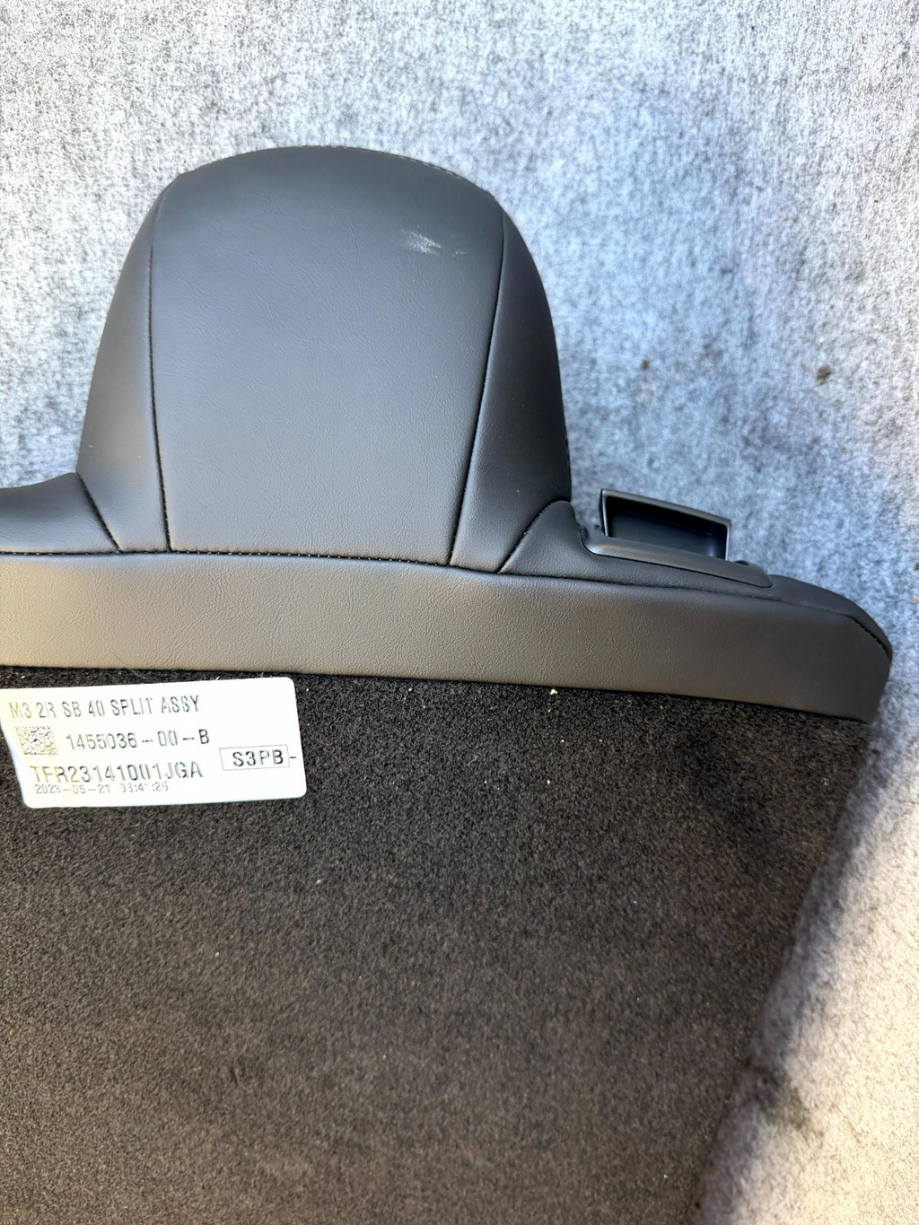 ♦️2017-2023 TESLA MODEL 3 REAR RIGHT UPPER SEAT CUSHION LEATHER OEM, 1455036-00