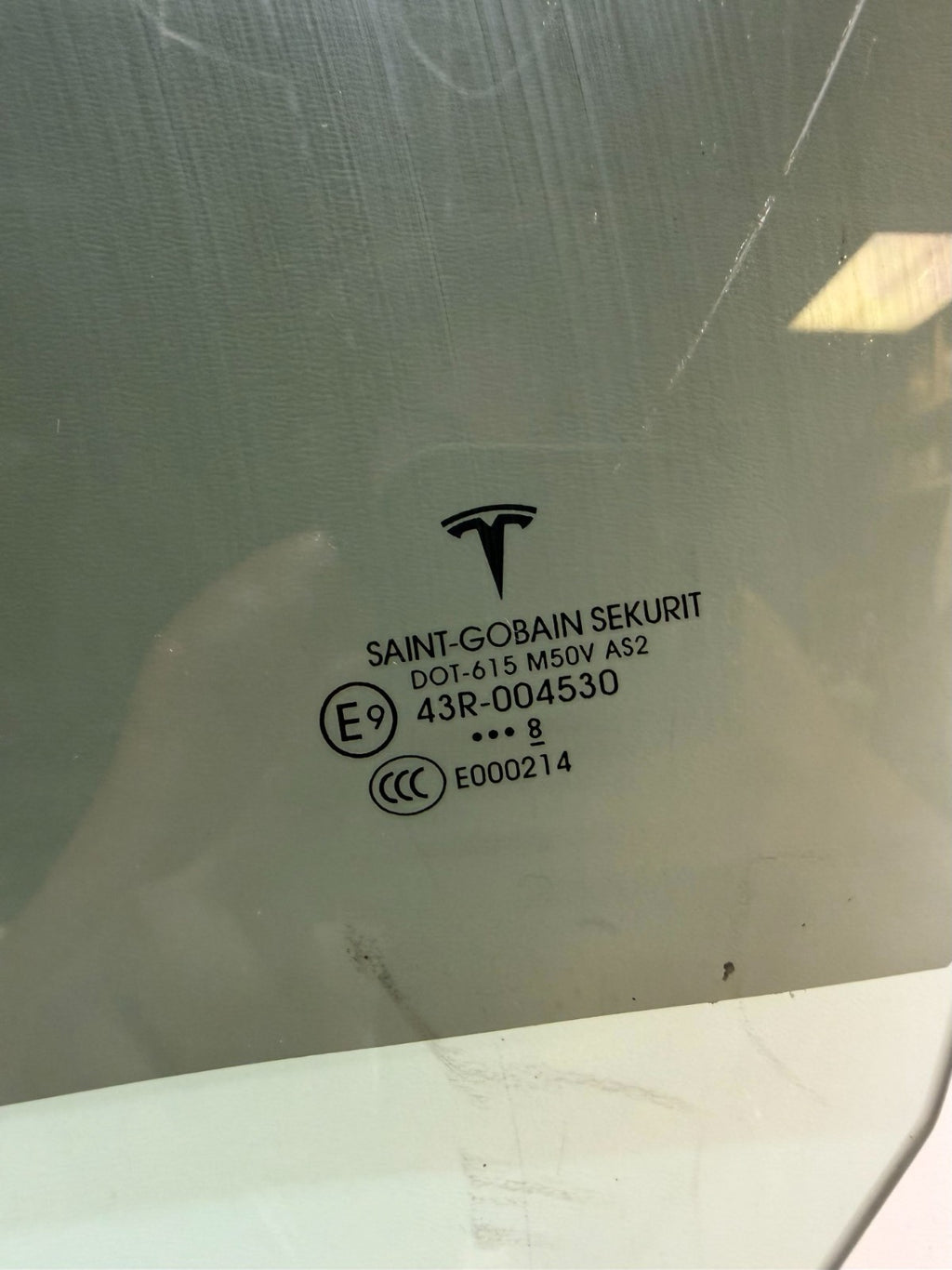 2017-2020 Tesla Model 3 Front Driver Side Door Window Glass Left 43R-004530