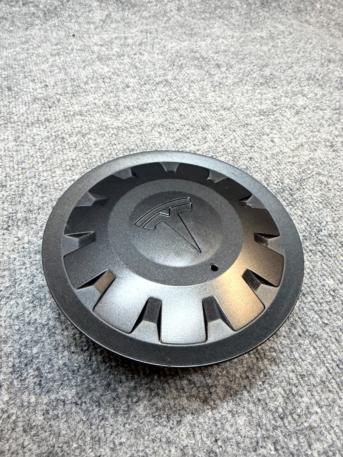 2020 - 2024 TESLA MODEL Y WHEEL CENTER CAP UBERTURBINE OEM, 1188236-00-A