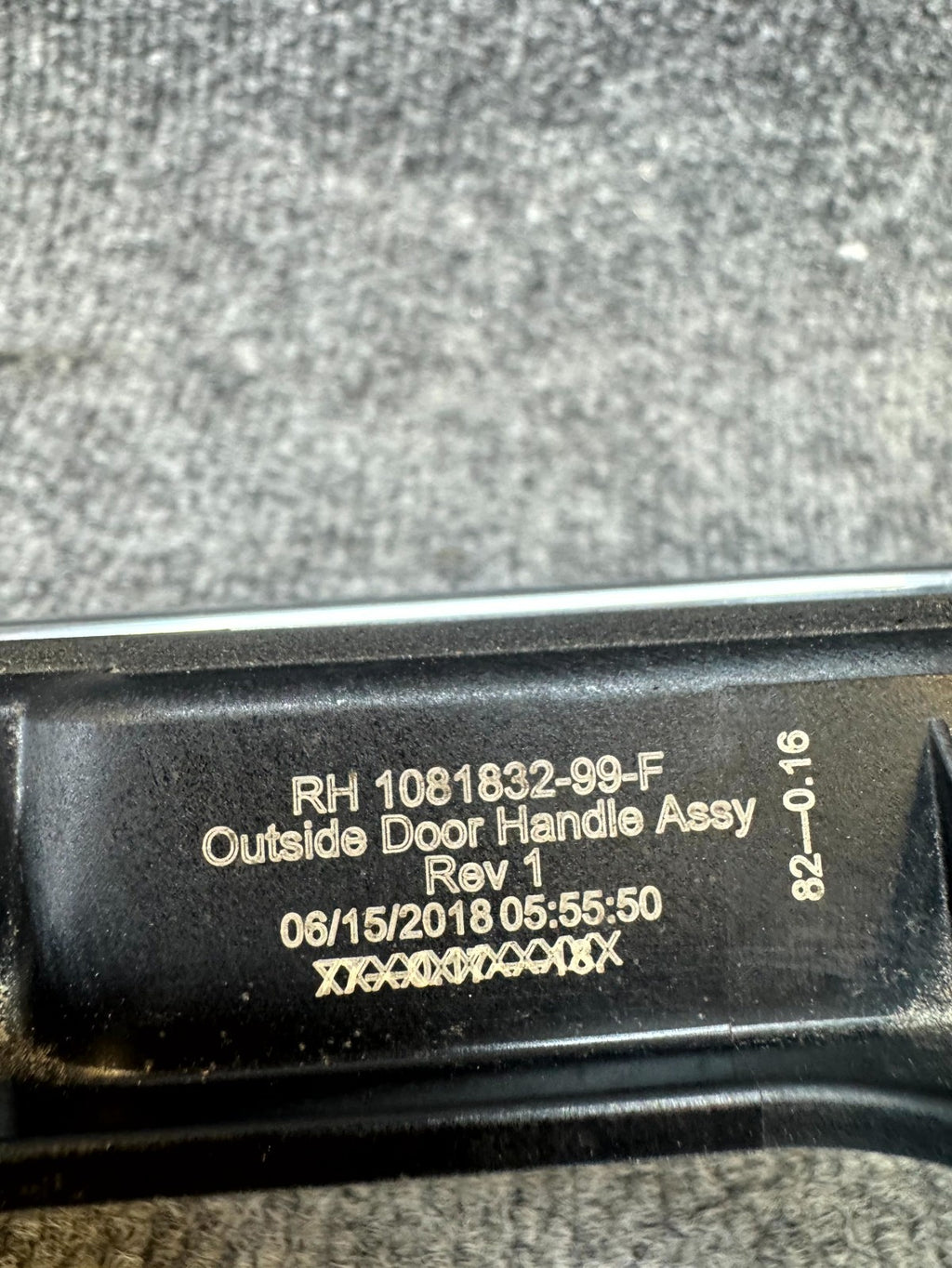2017-2023 TESLA MODEL 3 FRONT RIGHT SIDE DOOR HANDLE OEM, 1081832-99-F