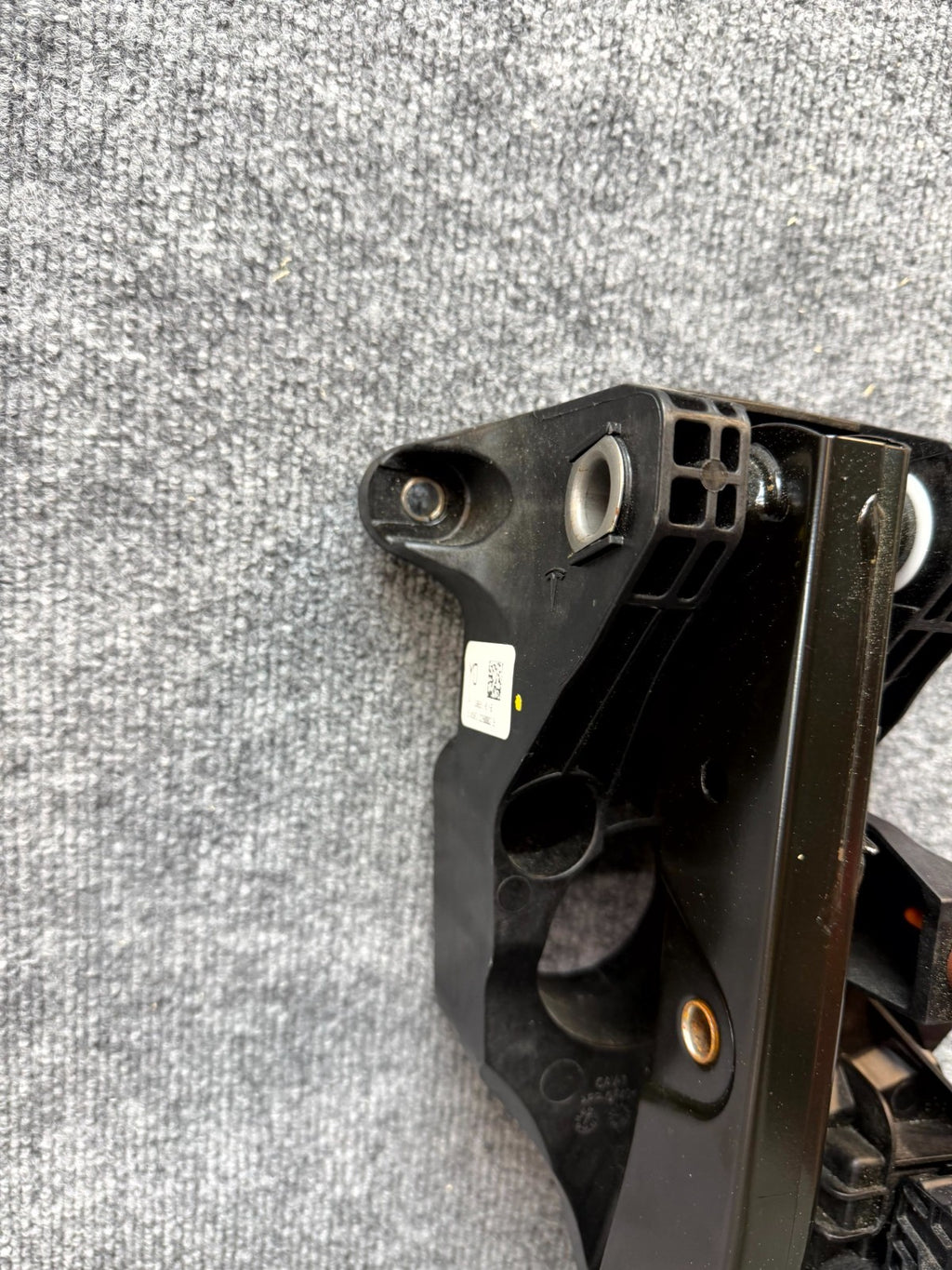 2020 - 2024 TESLA MODEL Y ACCELERATOR AND BRAKE PEDAL PAD ASSY OEM, 1188691-01-B