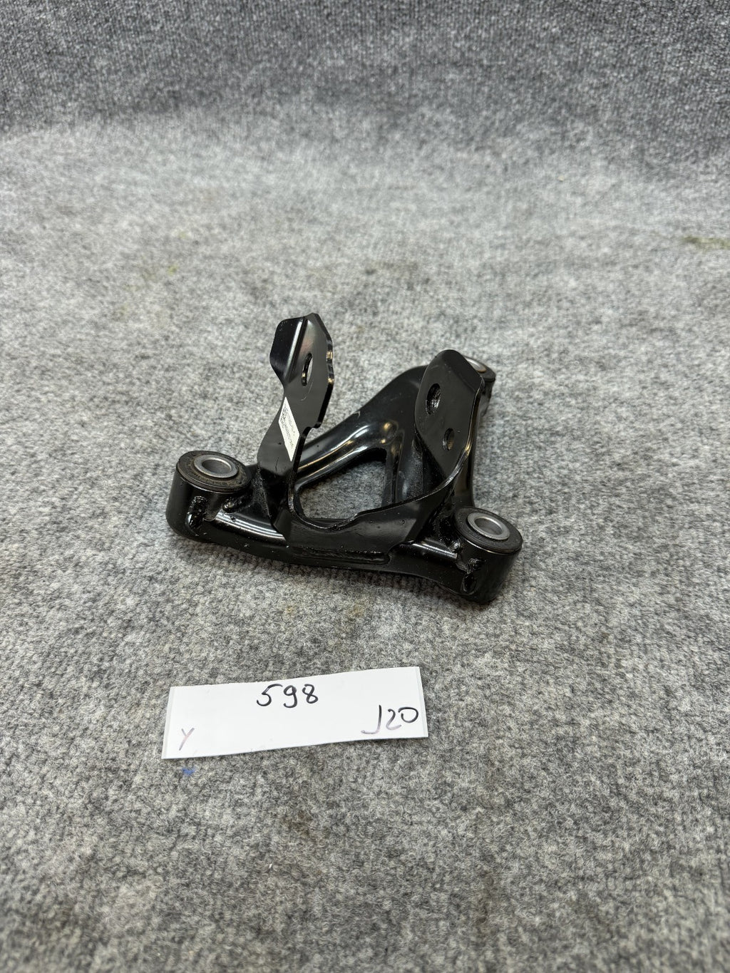20-24 TESLA MODEL Y FRONT LEFT DRIVE UNIT MOUNT SUPPORT BRACKET OEM,1110233-00-C