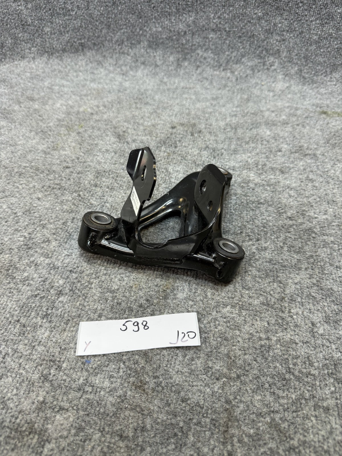 20-24 TESLA MODEL Y FRONT LEFT DRIVE UNIT MOUNT SUPPORT BRACKET OEM,1110233-00-C