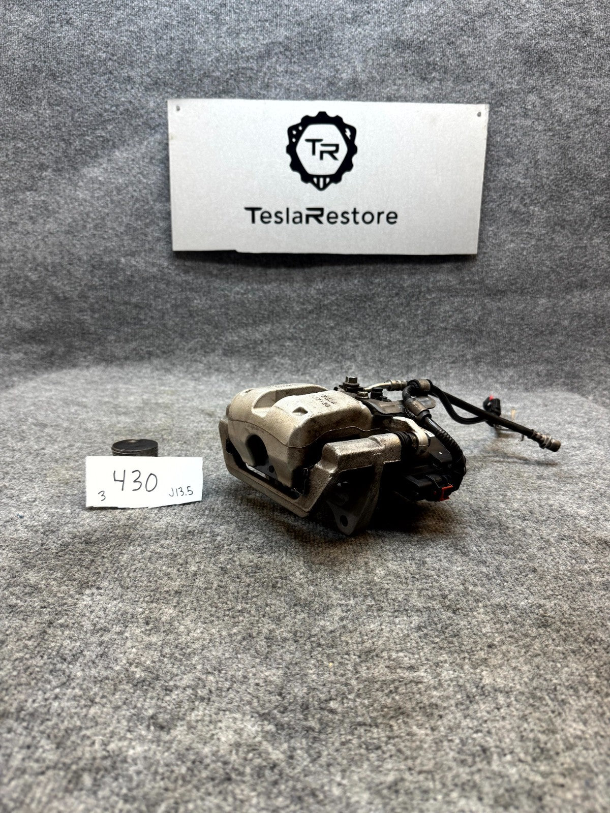 2017 - 2023 TESLA MODEL 3 REAR RIGHT SIDE BRAKE CALLIPER W/HOSE OEM 1044624-00-J