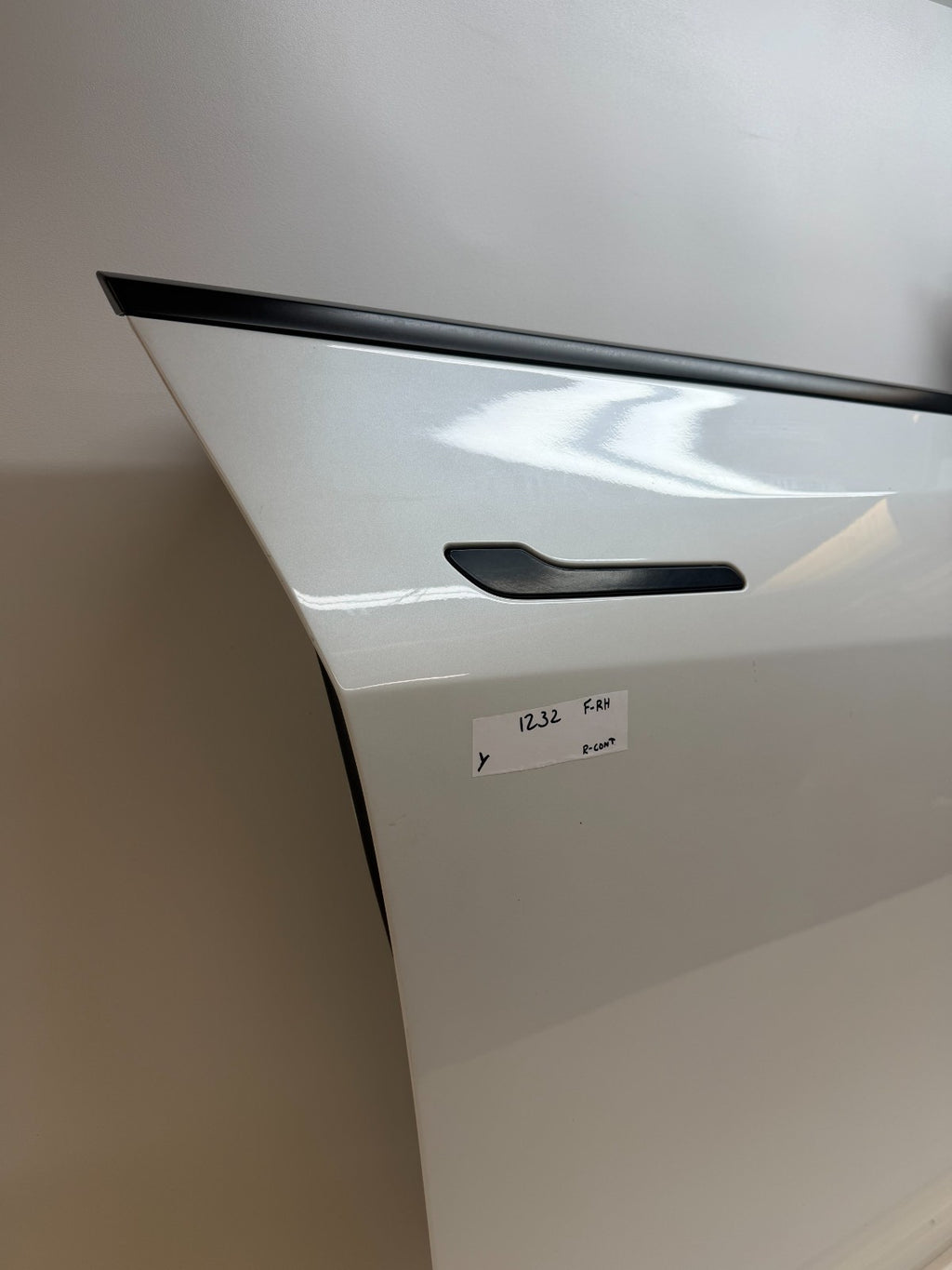 2020-24 Tesla Model Y Front Right Passenger Side Complete Door Assembly White