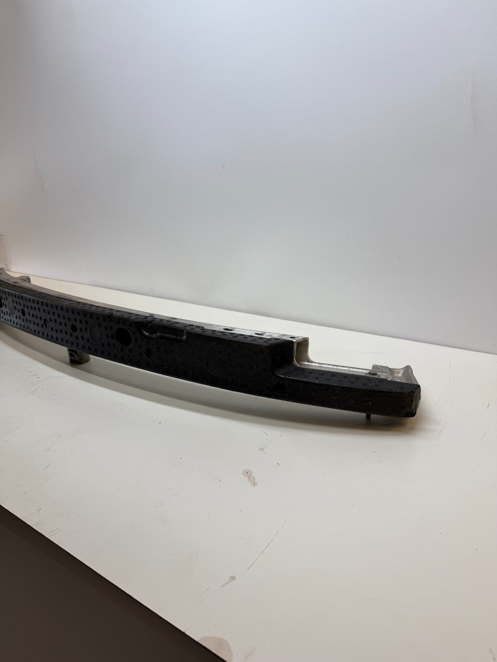 2020-24 TESLA MODEL Y FRONT BUMPER REINFORCEMENT BAR 1487601-00-F
