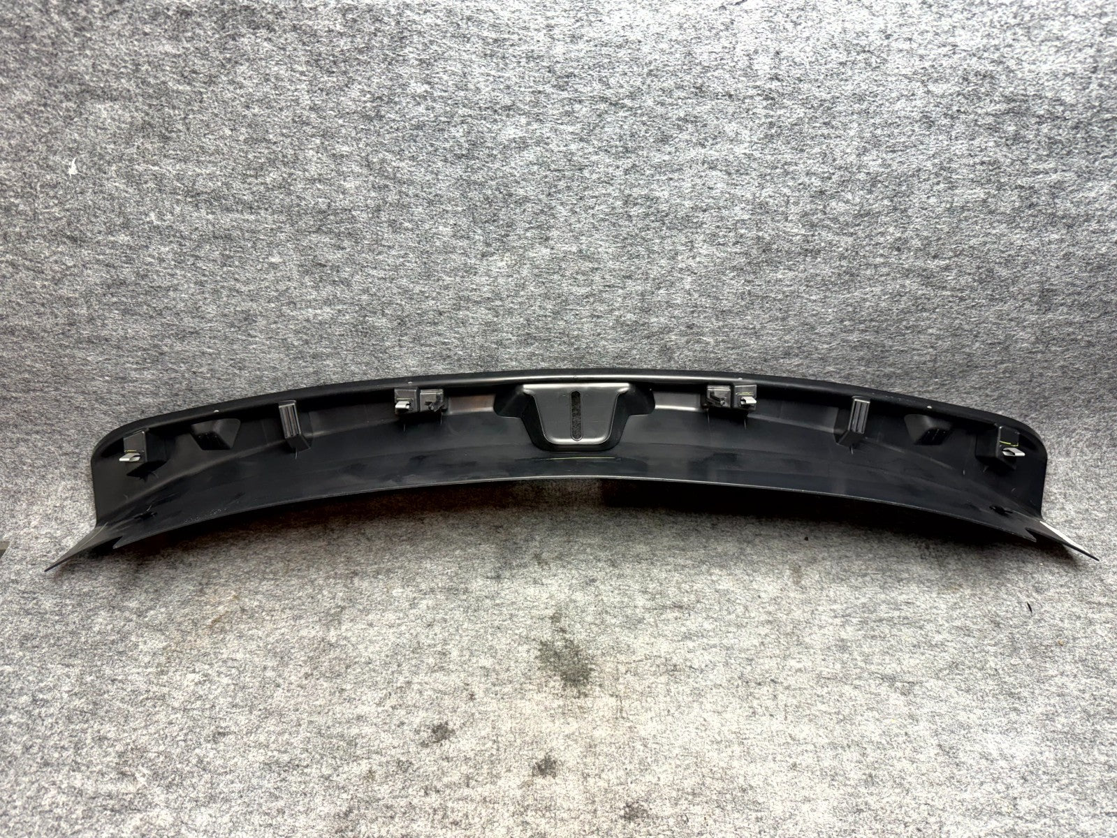 ♦️2017-2023 TESLA MODEL 3 TAILGATE TRUNK LOCK TRIM SCUFF PLATE OEM, 1086315-00-G