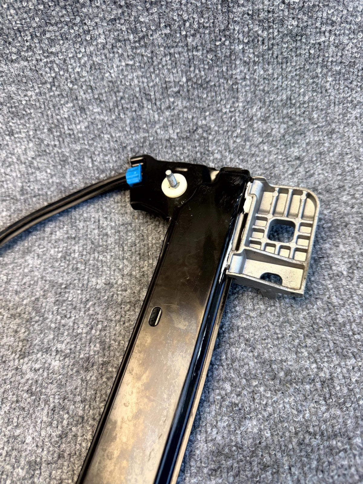 2017-2023 TESLA MODEL 3 FRONT RIGHT WINDOW REGULATOR W/ MOTOR OEM, 1096621-99-H