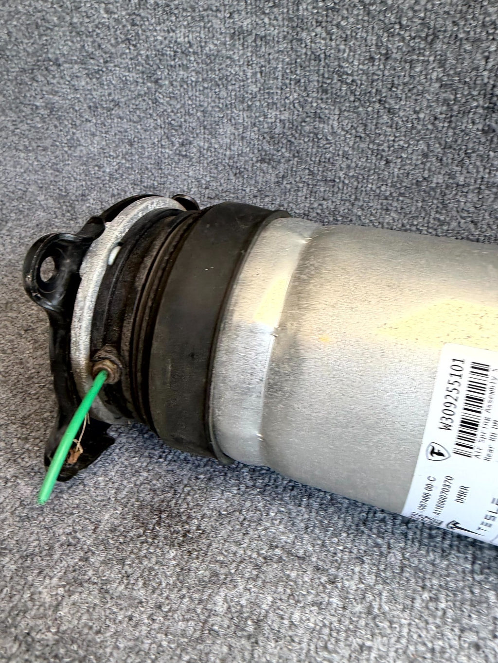 2016 – 2020 TESLA MODEL S REAR RIGHT SIDE AIR SPRING SHOCK OEM, 1067466-00-C