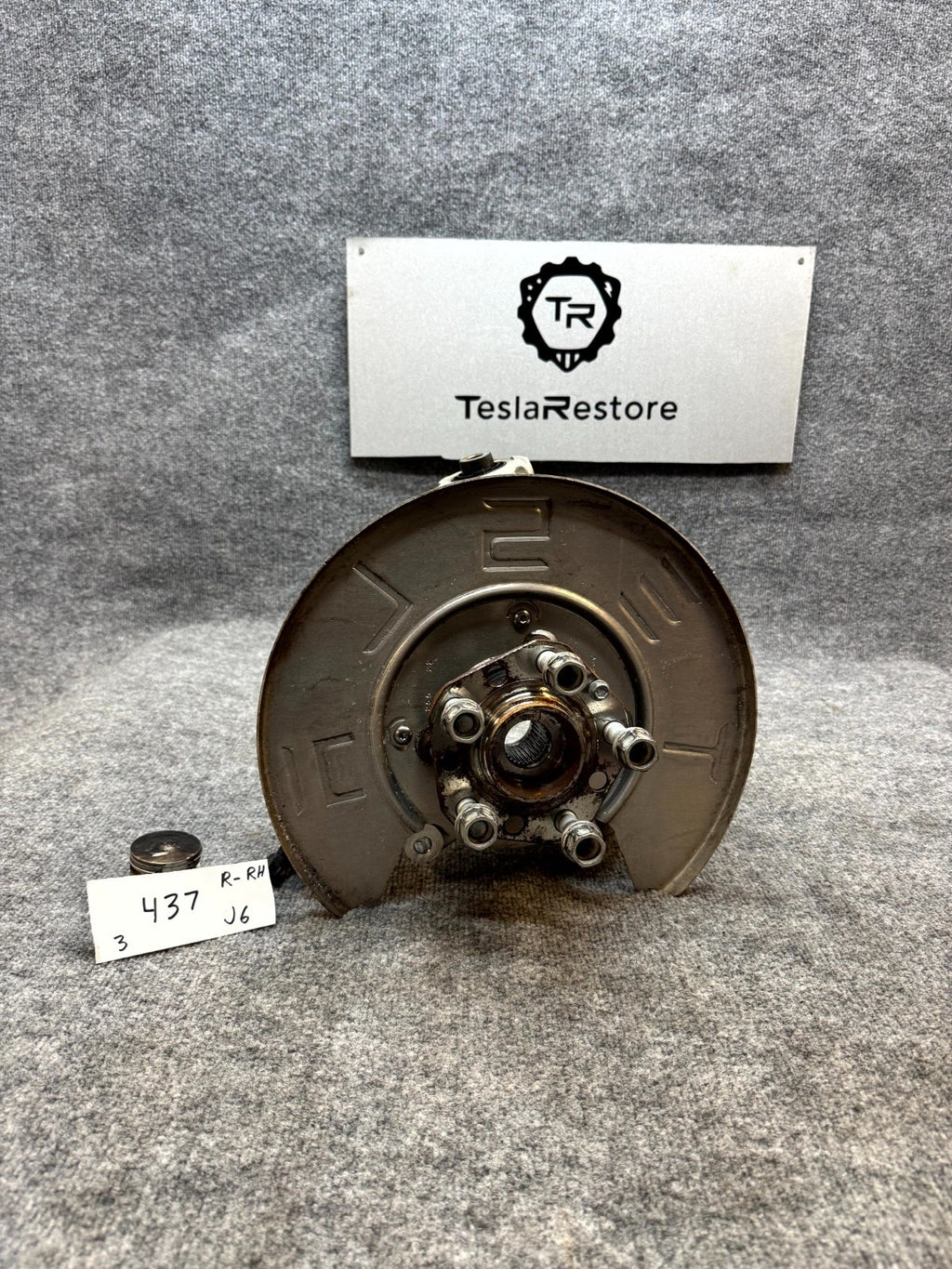 2017 - 2023 TESLA MODEL 3 REAR RIGHT SIDE SPINDLE KNUCKLE HUB OEM, 1044416-00-G