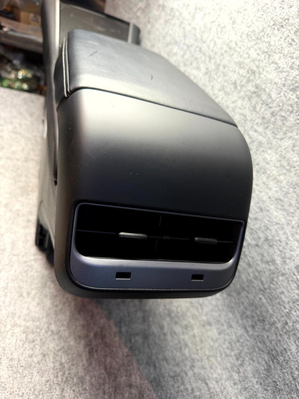 ♦️17–23 TESLA MODEL 3 CENTER CONSOLE ARMREST STORAGE ASSEMBLY OEM, 1087897-00-B
