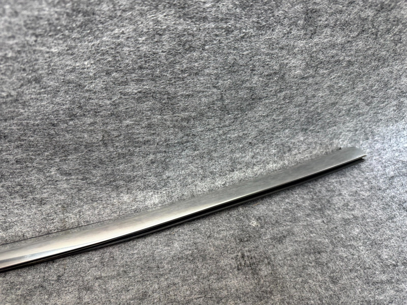 ♦️17–23 TESLA MODEL 3 FRONT RIGHT SIDE DOOR MOLDING TRIM STRIP OEM, 1080682-00-F