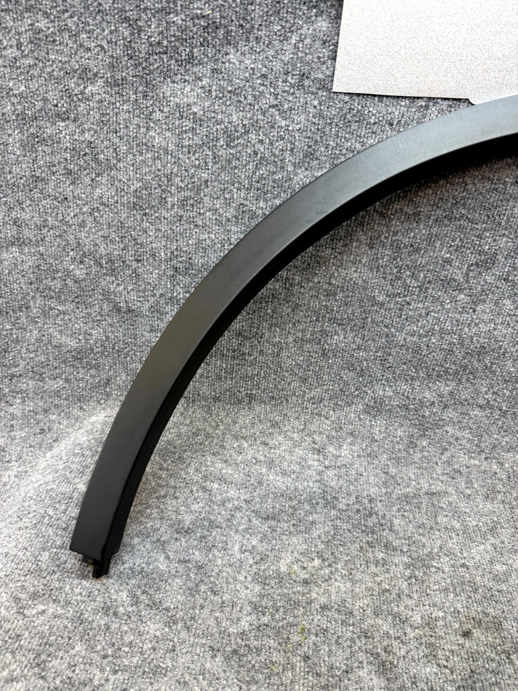 2020 - 2024 TESLA MODEL Y REAR LEFT SIDE WHEEL FLARE MOLDING OEM, 1494163-00-C