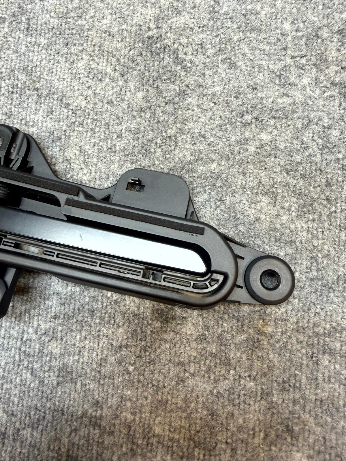 2020 - 2024 TESLA MODEL Y FRONT/REAR RIGHT SIDE DOOR HANDLE OEM, 1528115-00-D