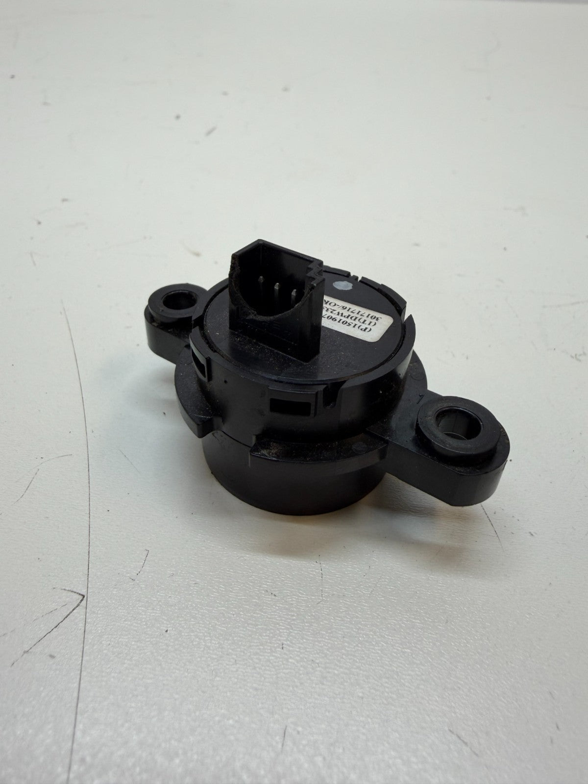 2017-2023 Tesla Model Y Trunk Liftgate Release Open Button Switch 1501907-00-C