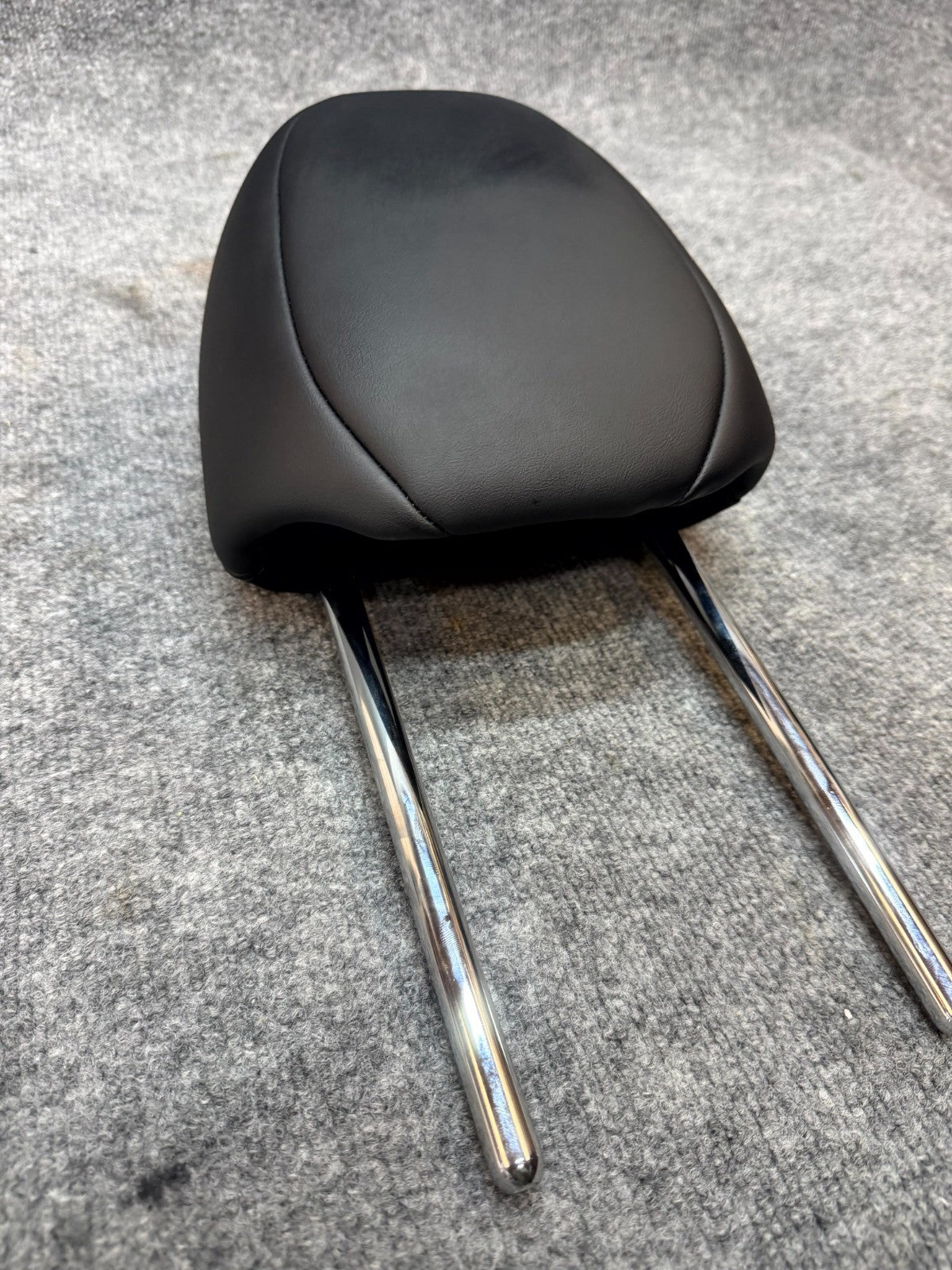 2017 - 2023 TESLA MODEL Y/3 FRONT RIGHT OR LEFT HEADREST BLACK OEM, 1623801-00-B