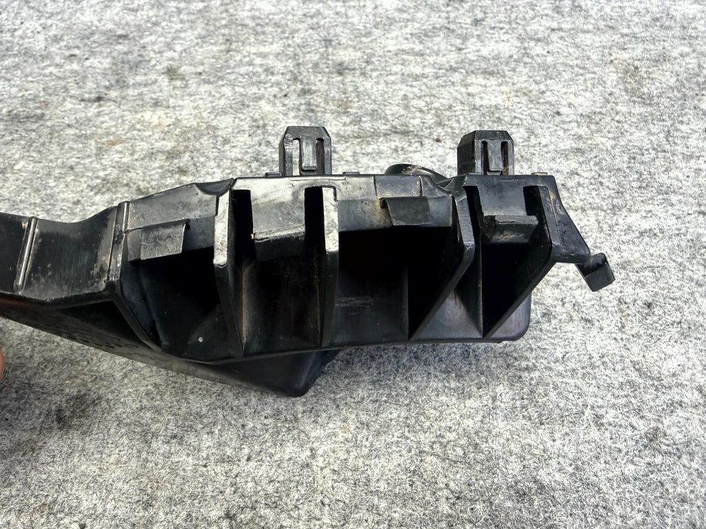 ♦️2012 - 2020 TESLA MODEL S FRONT RIGHT BUMPER FENDER BRACKET OEM, 1041318-00-C