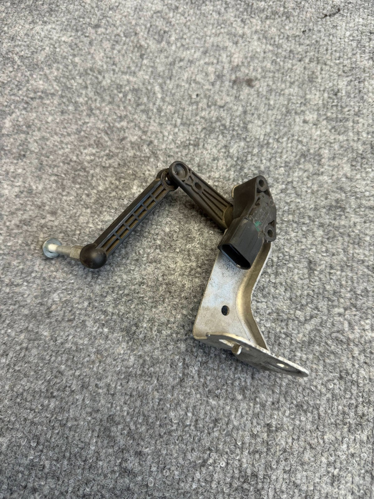 2012-2020 TESLA MODEL S REAR RIGHT AIR SUSPENSION RIDE HEIGHT LEVEL SENSOR OEM