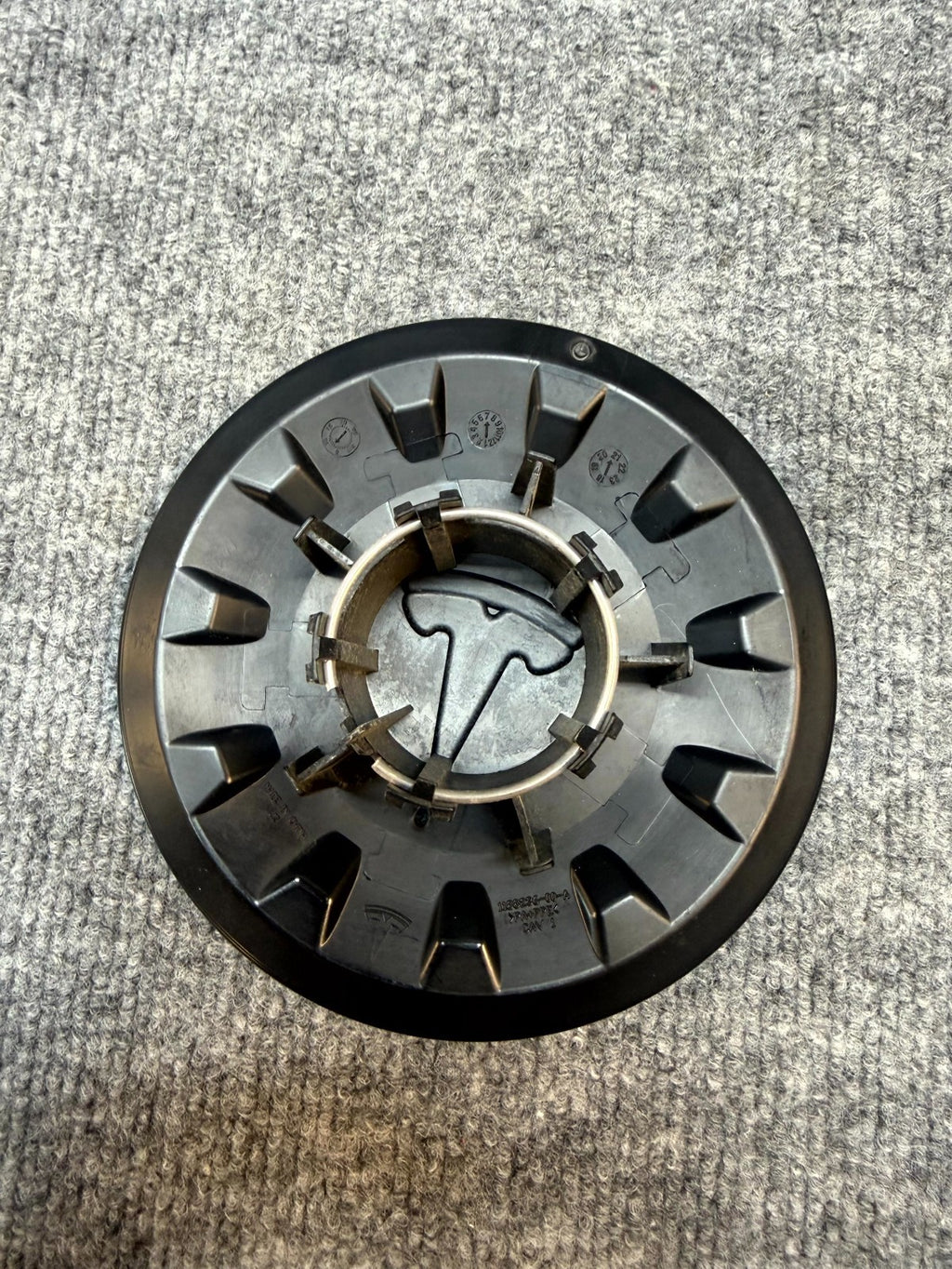 2020 - 2024 TESLA MODEL Y WHEEL CENTER CAP UBERTURBINE OEM, 1188236-00-A